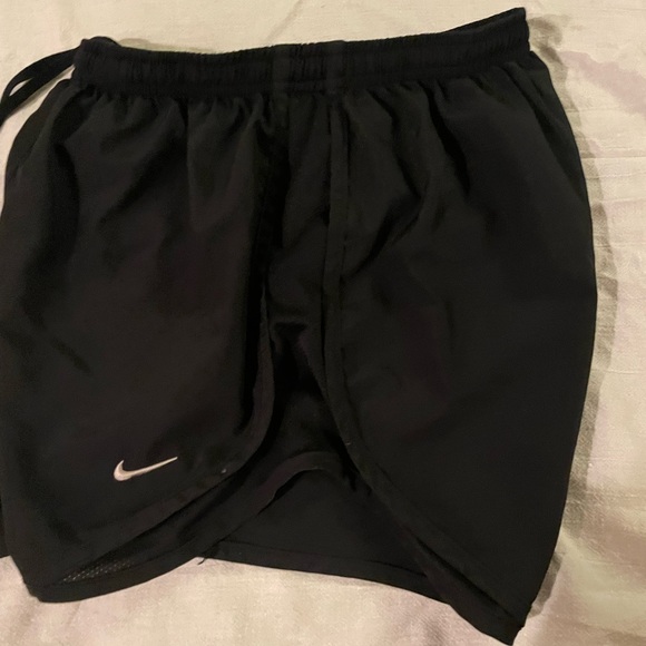 Nike running shorts - Picture 4 of 5